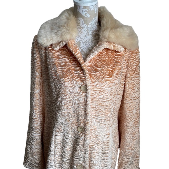 Valerie Stevens Champagne Fur Collar Over Coat - Picture 2 of 9